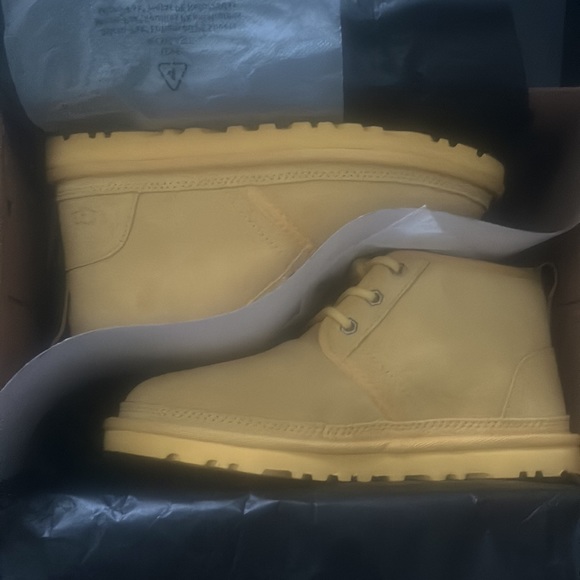 Uggs - Picture 2 of 4